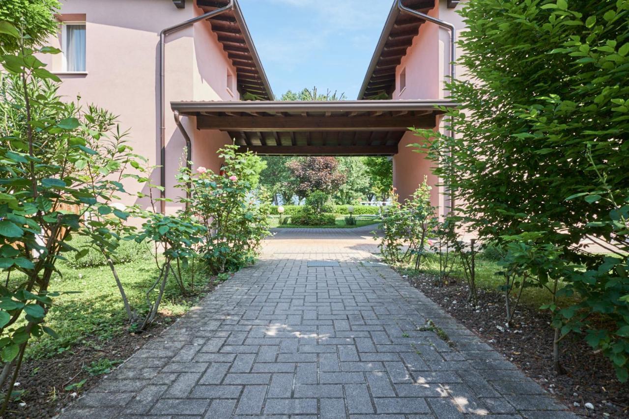 Villaggio Turistico Lugana Marina シルミオーネ エクステリア 写真
