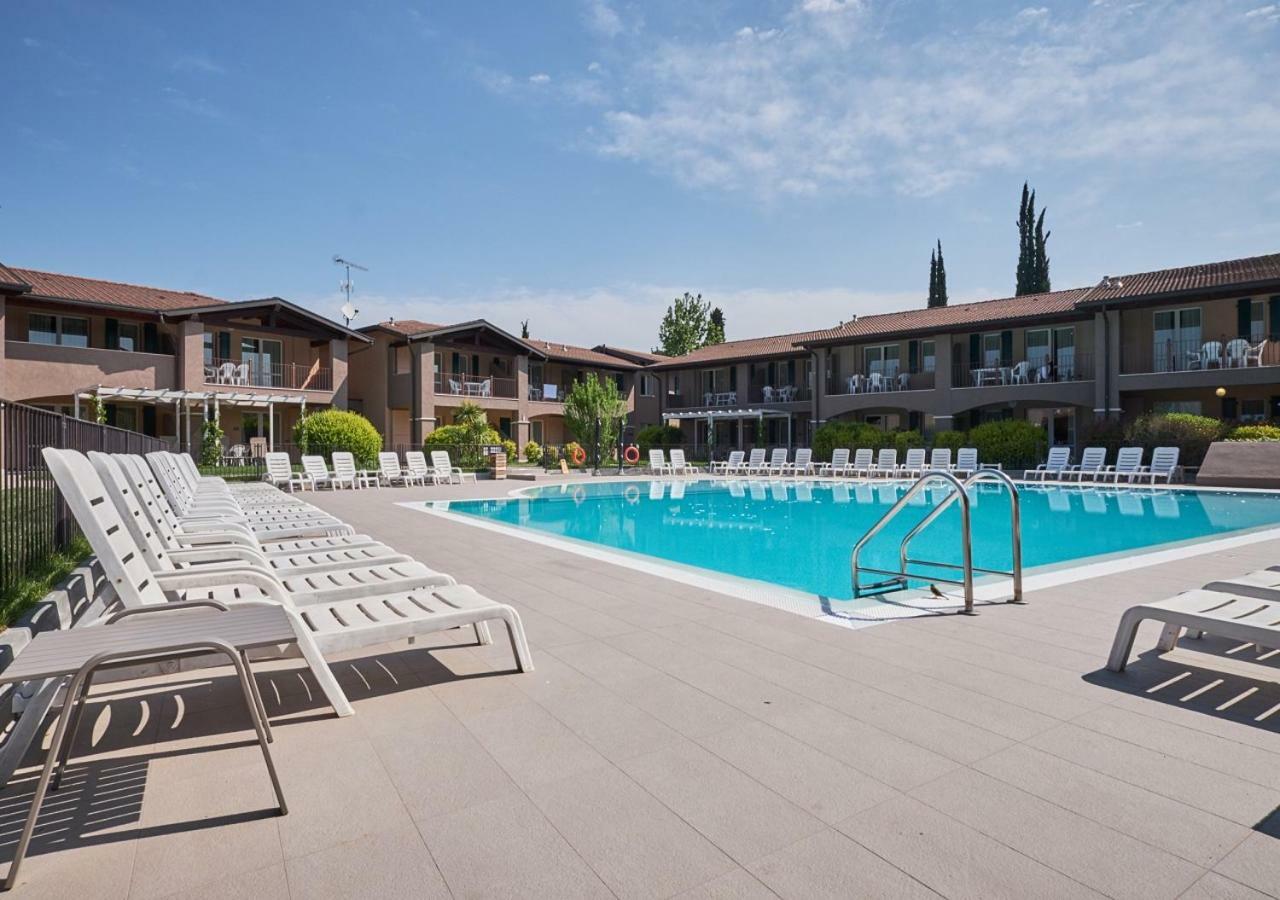 Villaggio Turistico Lugana Marina シルミオーネ エクステリア 写真
