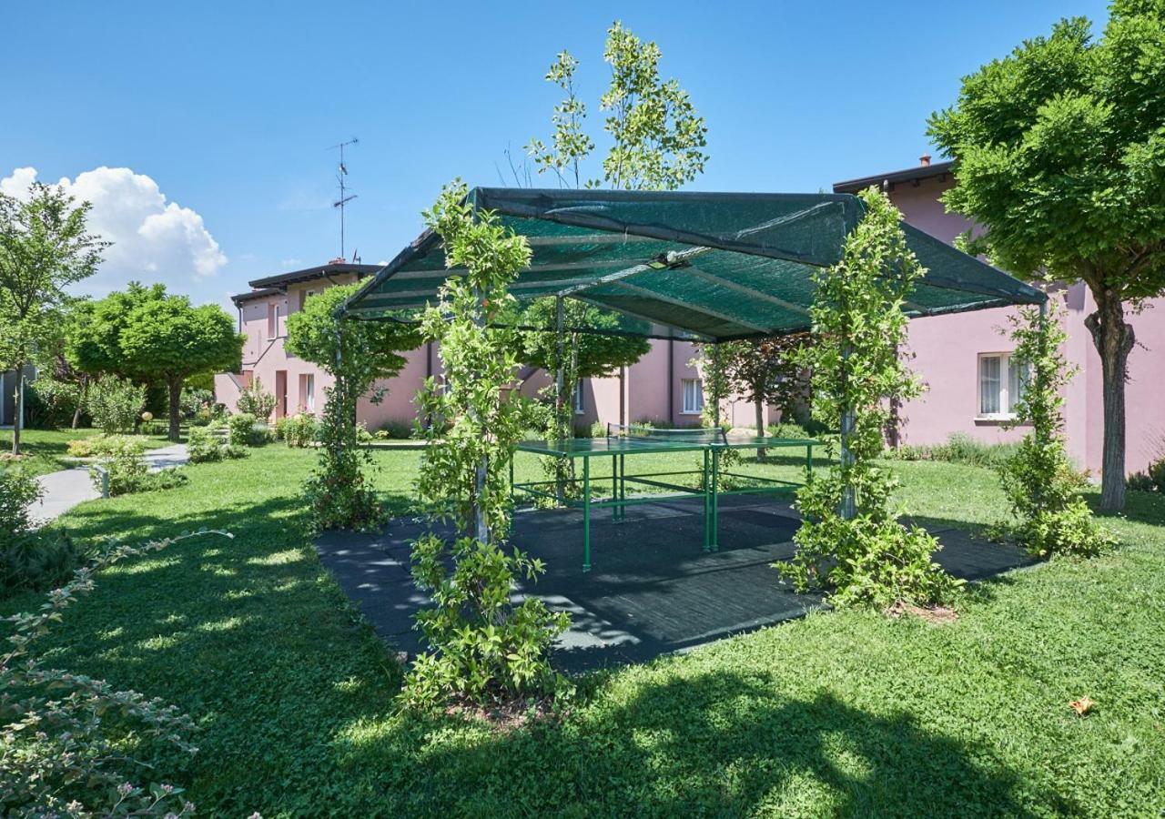 Villaggio Turistico Lugana Marina シルミオーネ エクステリア 写真